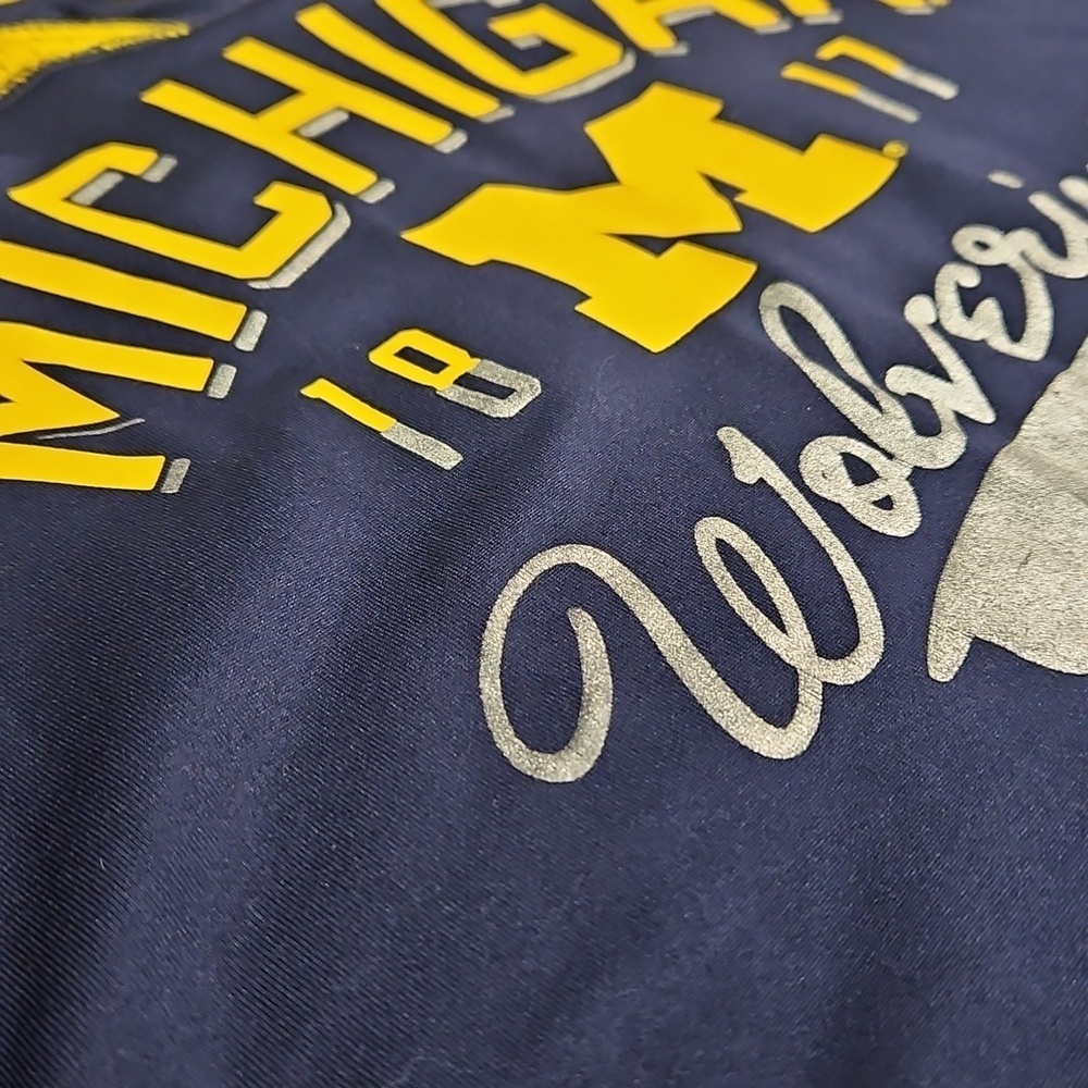UofM Sports Jersey - Picture 12 of 13